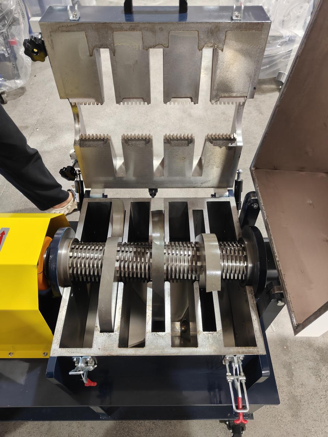 Slow Speed Crusher PN1-CH 4HP